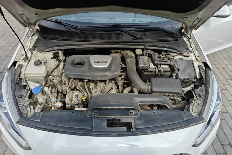 Used Hyundai Mistra 2017 1.6T Automatic Flagship Model TOP China V Emission Standard Engine Bay