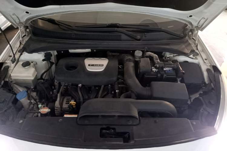Used Hyundai Mistra 2017 1.6T Automatic Flagship Model TOP China V Emission Standard Engine Bay