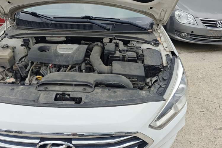 Used Hyundai Mistra 2017 1.6T Automatic Flagship Model TOP China V Emission Standard Engine Bay Left