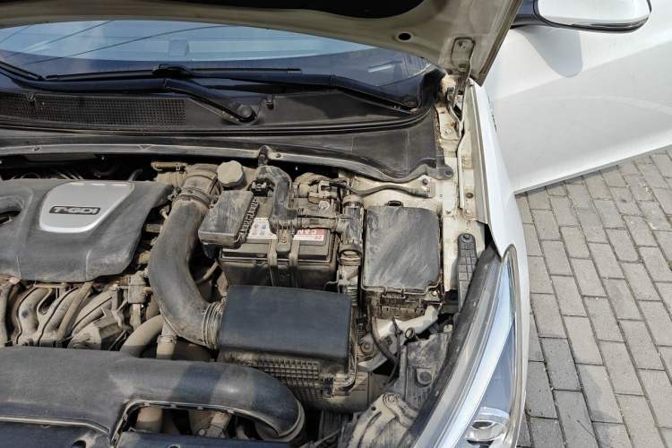 Used Hyundai Mistra 2017 1.6T Automatic Flagship Model TOP China V Emission Standard Engine Bay Left