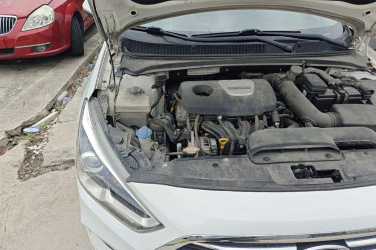Used Hyundai Mistra 2017 1.6T Automatic Flagship Model TOP China V Emission Standard Engine Bay Right