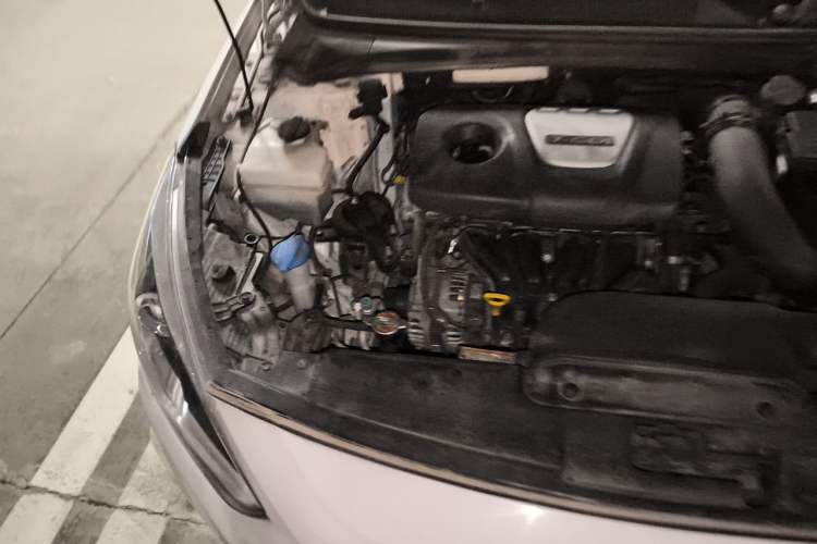 Used Hyundai Mistra 2017 1.6T Automatic Flagship Model TOP China V Emission Standard Engine Bay Right