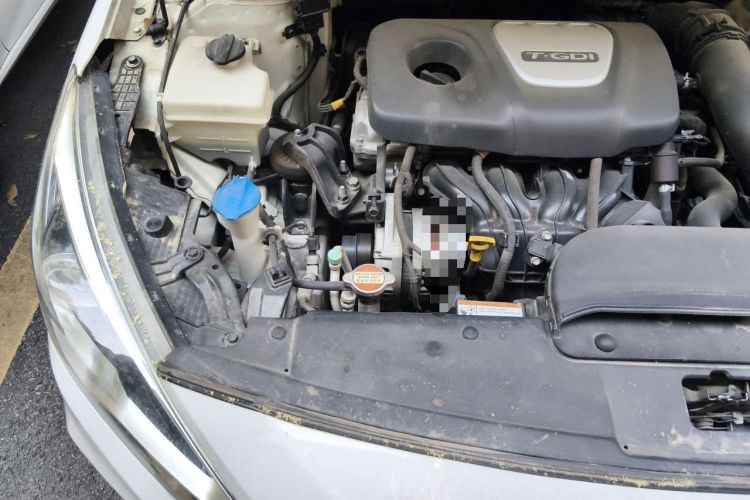 Used Hyundai Mistra 2017 1.6T Automatic Flagship Model TOP China V Emission Standard Engine Bay Right