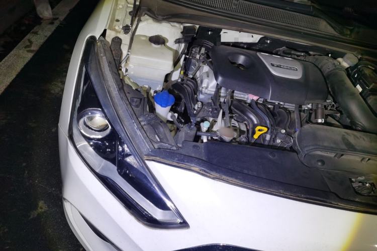 Used Hyundai Mistra 2017 1.6T Automatic Flagship Model TOP China V Emission Standard Engine Bay Right