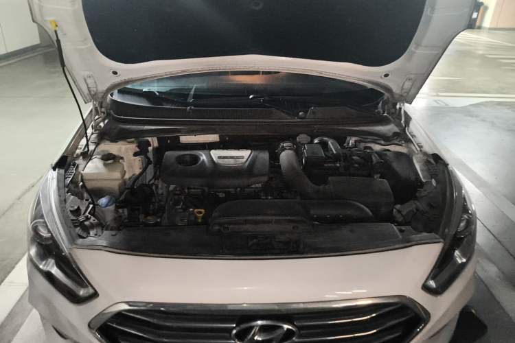 Used Hyundai Mistra 2017 1.6T Automatic Flagship Model TOP China V Emission Standard Engine Bay