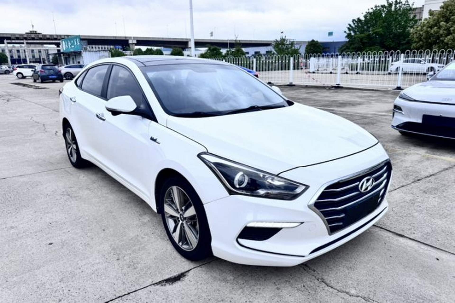 Used Hyundai Mistra 2017 1.6T Automatic Flagship Model TOP China V Emission Standard Exterior 3