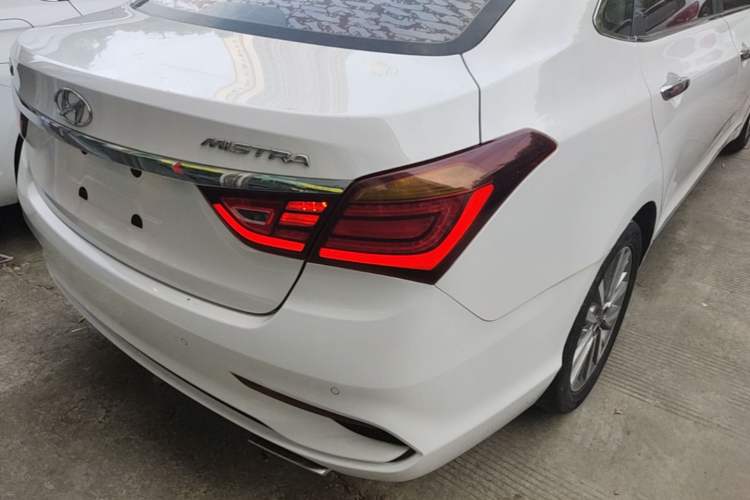 Used Hyundai Mistra 2017 1.8L Automatic Deluxe DLX Model China V Emission Standard Exterior 3
