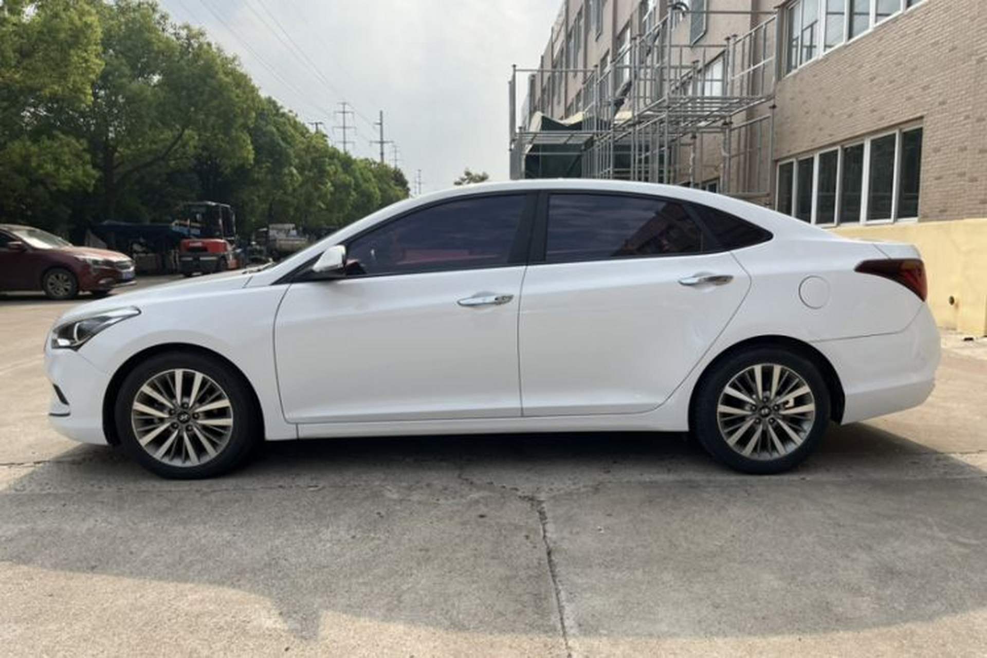 Used Hyundai Mistra 2017 1.8L Automatic Deluxe DLX Model China V Emission Standard Exterior 8