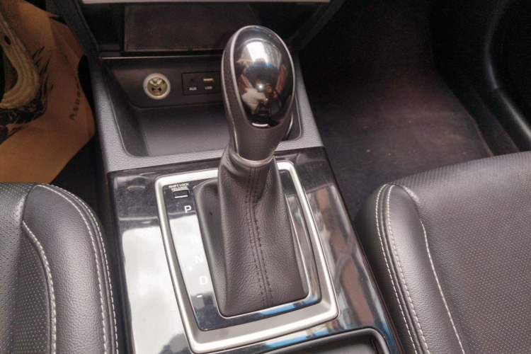 Used Hyundai Mistra 2017 1.6T Automatic Flagship Model TOP China V Emission Standard Gear Lever