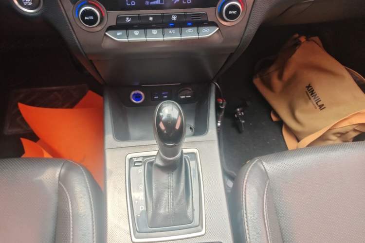 Used Hyundai Mistra 2017 1.8L Automatic Deluxe DLX Model China V Emission Standard Gear Lever
