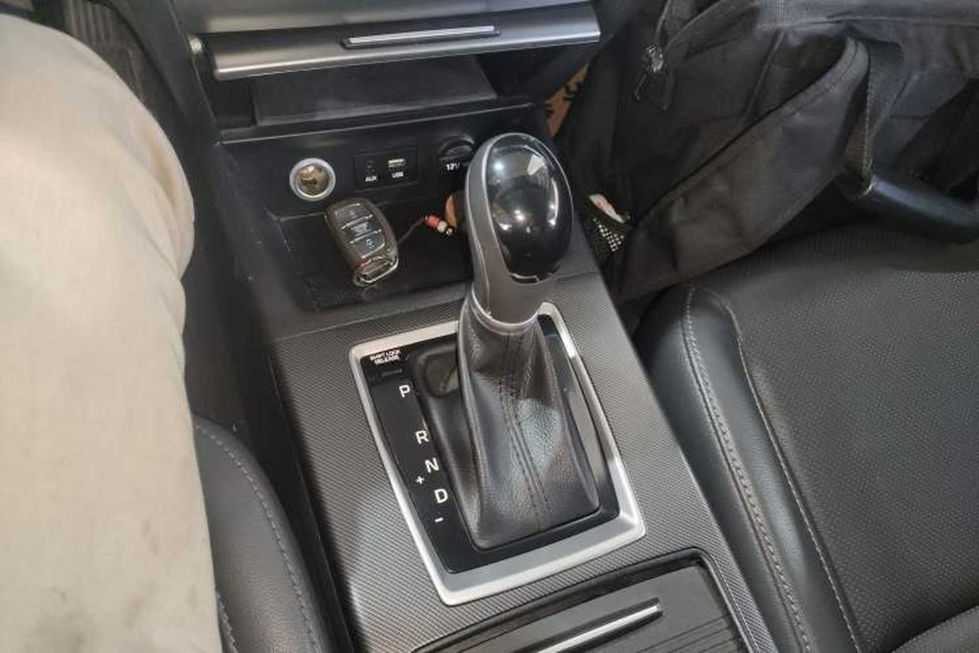 Used Hyundai Mistra 2017 1.8L Automatic Deluxe DLX Model China V Emission Standard Gear Lever