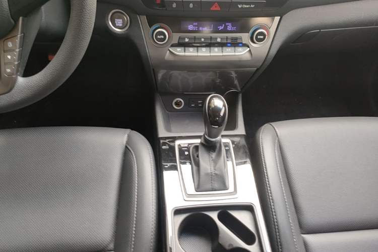 Used Hyundai Mistra 2017 1.8L Automatic Smart GLS China V Standard Gear Lever