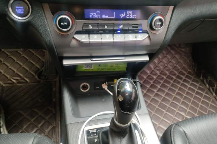 Used Hyundai Mistra 2017 1.8L Automatic Deluxe DLX Model China V Emission Standard Gear Lever