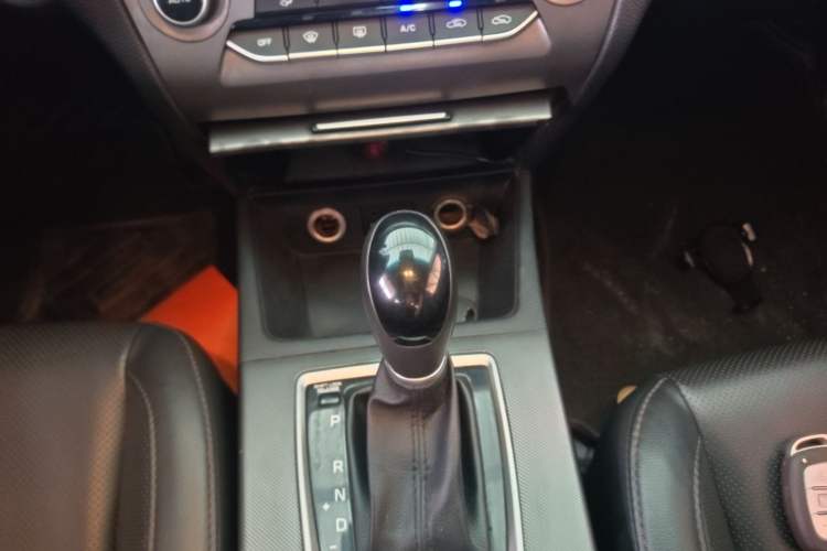 Used Hyundai Mistra 2017 1.8L Automatic Deluxe DLX Model China V Emission Standard Gear Lever