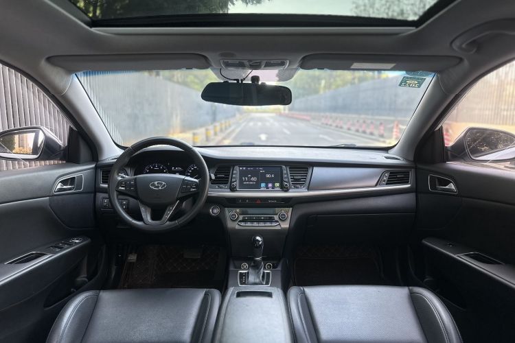 Used Hyundai Mistra 2017 1.8L Automatic Deluxe DLX Model China V Emission Standard Headliner