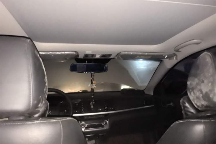 Used Hyundai Mistra 2017 1.8L Automatic Deluxe DLX Model China V Emission Standard Headliner
