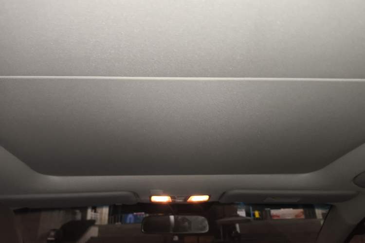 Used Hyundai Mistra 2017 1.8L Automatic Deluxe DLX Model China V Emission Standard Headliner
