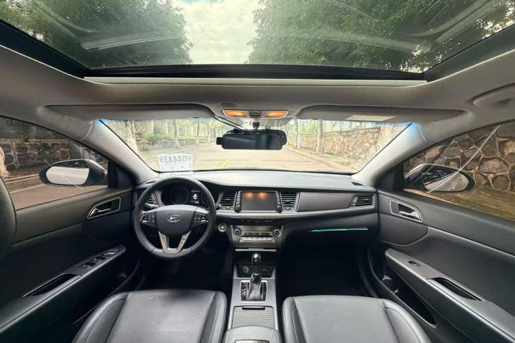 Used Hyundai Mistra 2017 1.8L Automatic Deluxe DLX Model China V Emission Standard Headliner