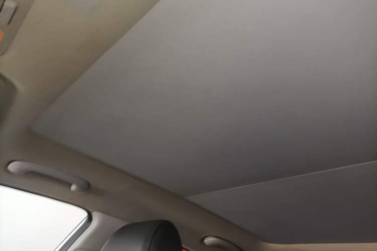Used Hyundai Mistra 2017 1.8L Automatic Deluxe DLX Model China V Emission Standard Headliner