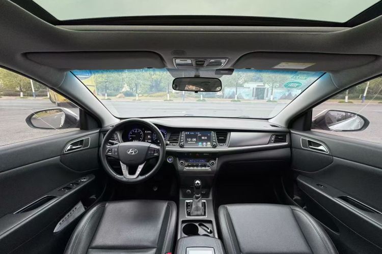 Used Hyundai Mistra 2017 1.8L Automatic Deluxe DLX Model China V Emission Standard Headliner