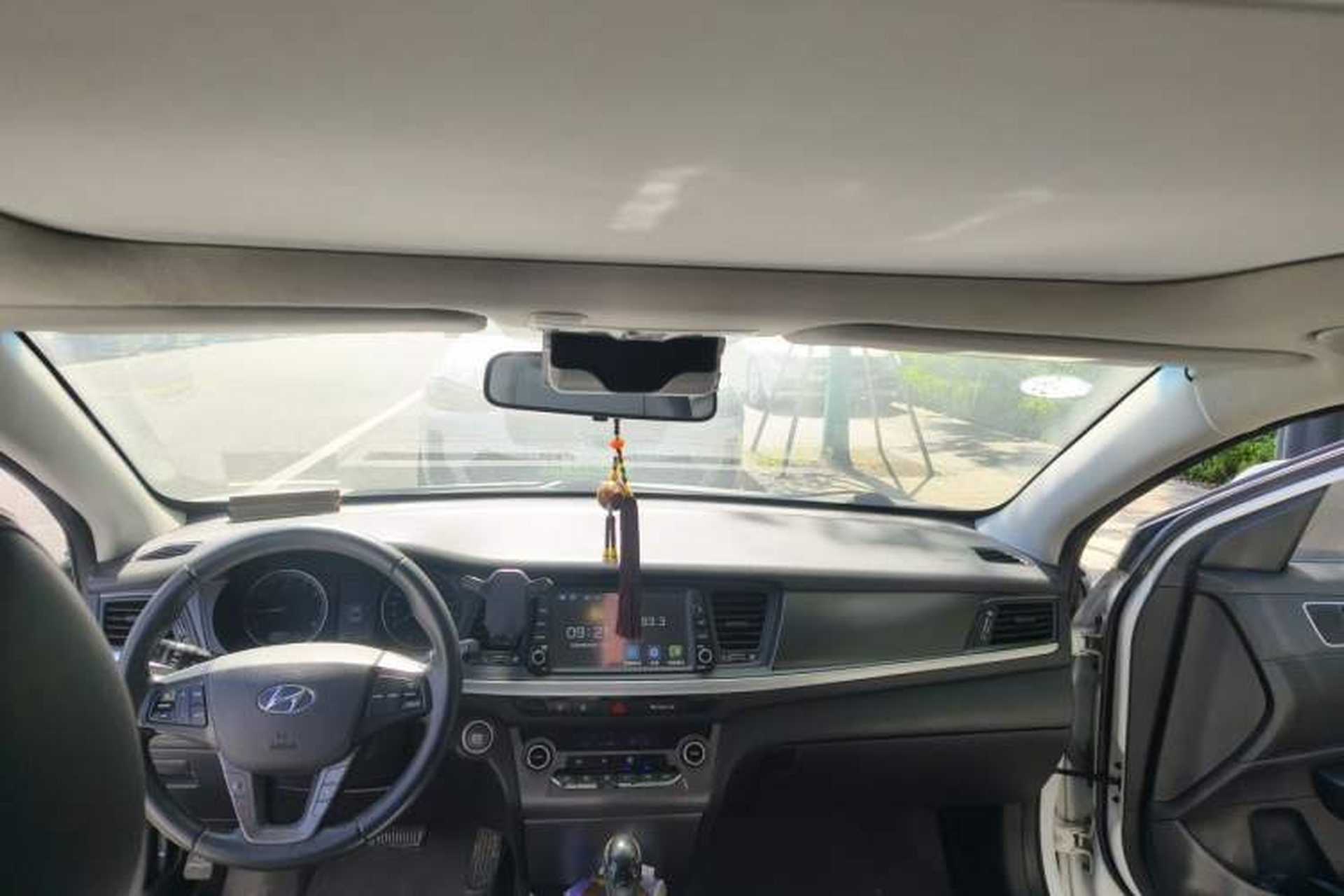 Used Hyundai Mistra 2017 1.8L Automatic Deluxe DLX Model China V Emission Standard Headliner