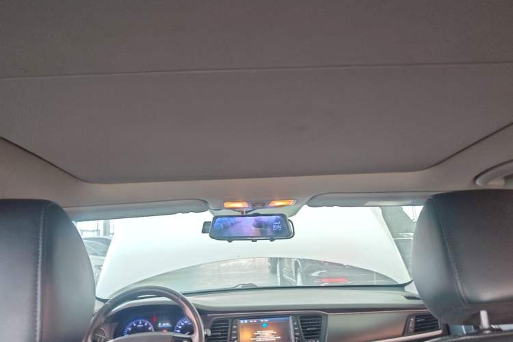 Used Hyundai Mistra 2017 1.8L Automatic Deluxe DLX Model China V Emission Standard Headliner