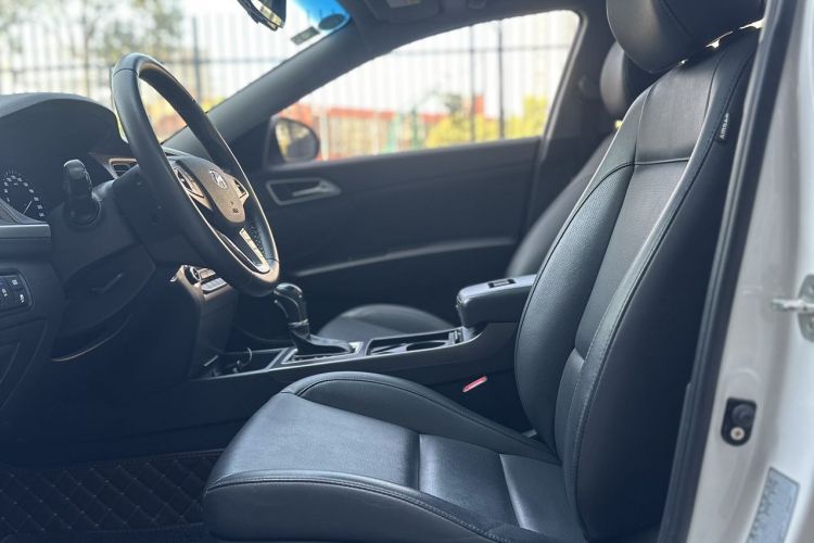 Used Hyundai Mistra 2017 1.8L Automatic Deluxe DLX Model China V Emission Standard Interior 3