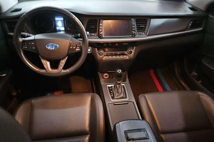 Used Hyundai Mistra 2017 1.8L Automatic Deluxe DLX Model China V Emission Standard Interior 3
