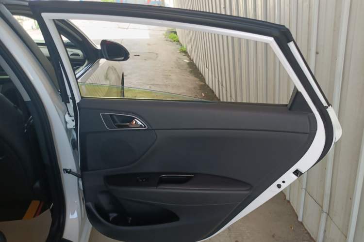 Used Hyundai Mistra 2017 1.8L Automatic Deluxe DLX Model China V Emission Standard Interior 6