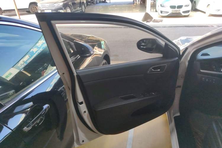 Used Hyundai Mistra 2017 1.8L Automatic Deluxe DLX Model China V Emission Standard Interior 7