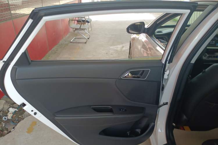 Used Hyundai Mistra 2017 1.8L Automatic Deluxe DLX Model China V Emission Standard Interior 8