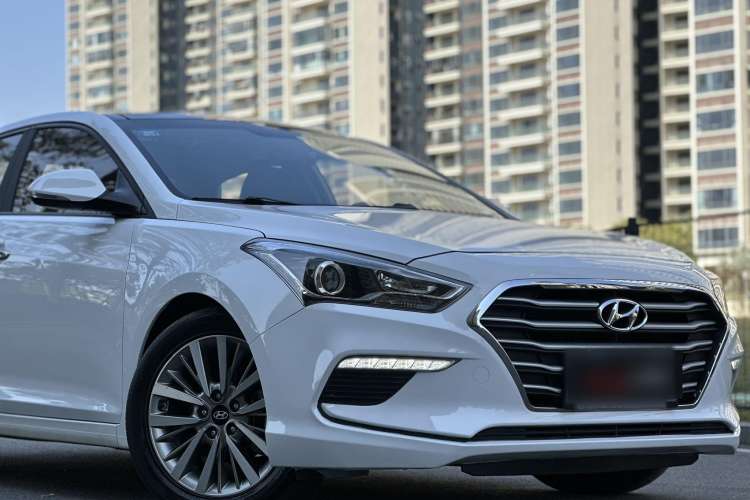 Used Hyundai Mistra 2017 1.8L Automatic Deluxe DLX Model China V Emission Standard Left Front Headlight