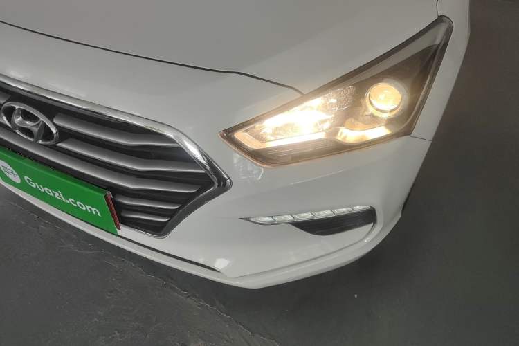 Used Hyundai Mistra 2017 1.8L Automatic Deluxe DLX Model China V Emission Standard Left Front Headlight