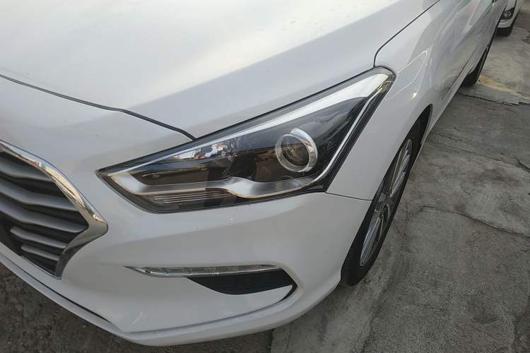 Used Hyundai Mistra 2017 1.8L Automatic Deluxe DLX Model China V Emission Standard Left Front Headlight