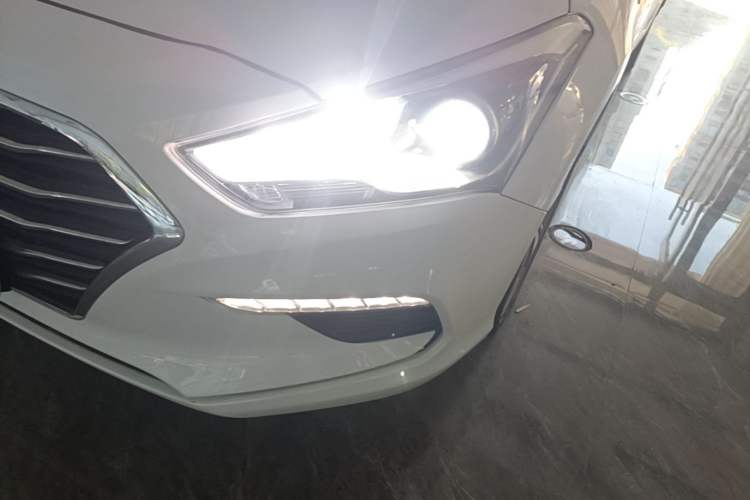 Used Hyundai Mistra 2017 1.6T Automatic Flagship Model TOP China V Emission Standard Left Front Headlight