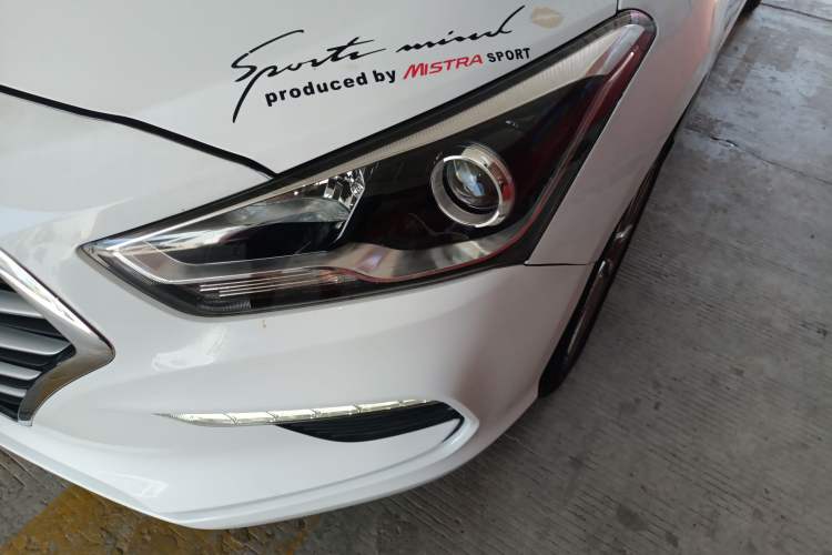 Used Hyundai Mistra 2017 1.8L Automatic Deluxe DLX Model China V Emission Standard Left Front Headlight