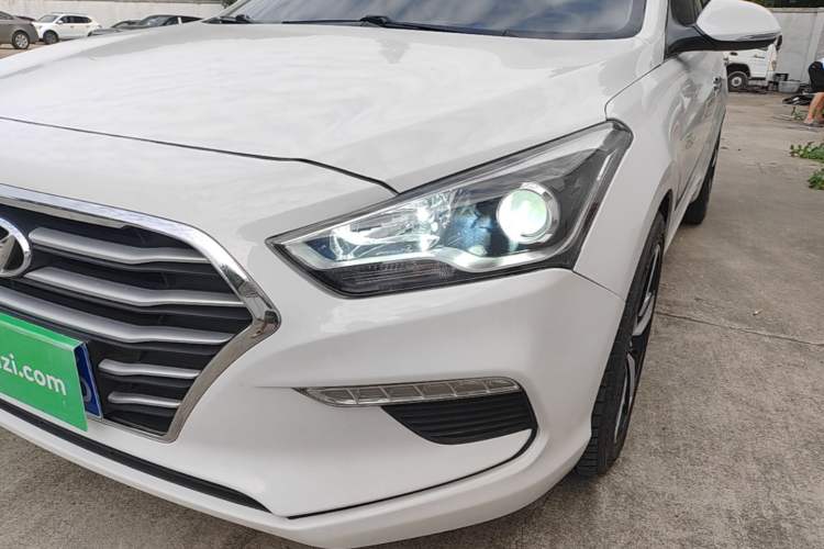 Used Hyundai Mistra 2017 1.8L Automatic Deluxe DLX Model China V Emission Standard Left Front Headlight