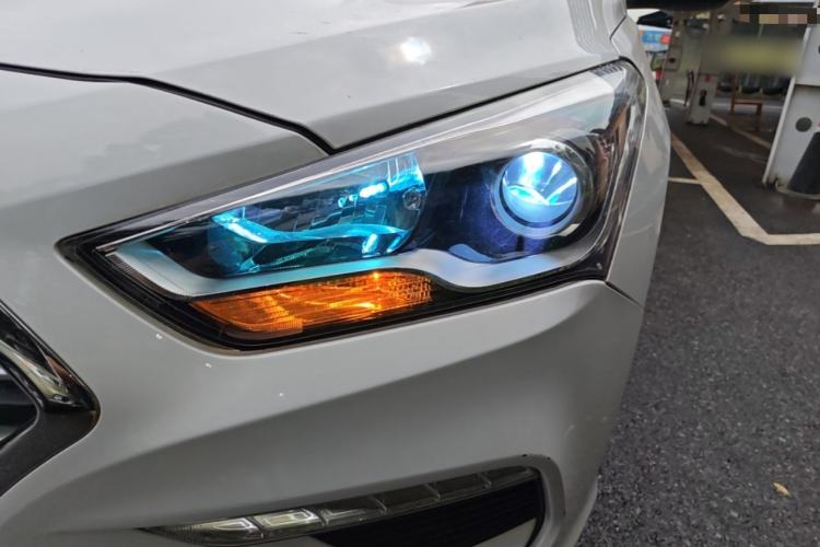 Used Hyundai Mistra 2017 1.8L Automatic Deluxe DLX Model China V Emission Standard Left Front Headlight