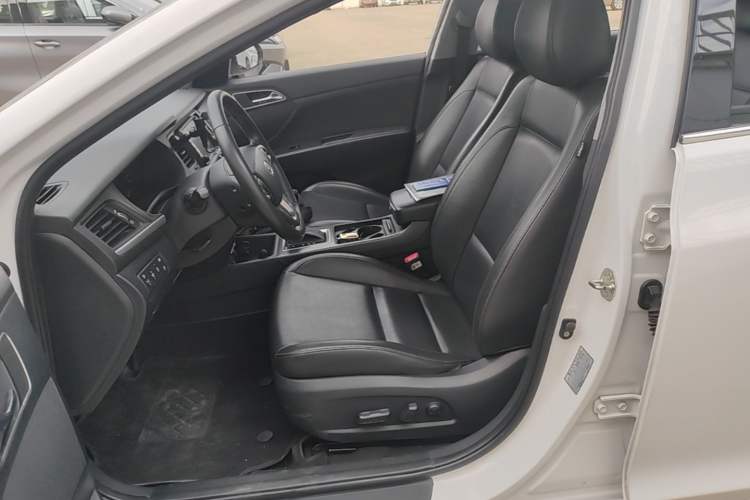 Used Hyundai Mistra 2017 1.8L Automatic Deluxe DLX Model China V Emission Standard Left Front Seat