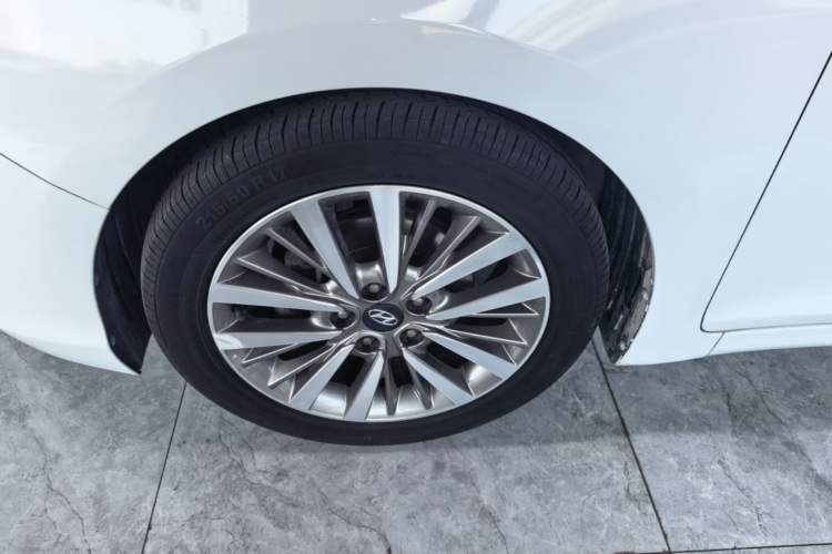 Used Hyundai Mistra 2017 1.8L Automatic Smart GLS China V Standard Left Front Wheel Hub