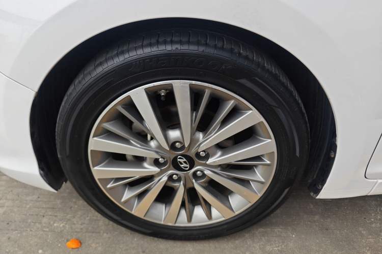 Used Hyundai Mistra 2017 1.8L Automatic Deluxe DLX Model China V Emission Standard Left Front Wheel Hub