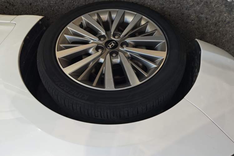Used Hyundai Mistra 2017 1.8L Automatic Smart GLS China V Standard Left Front Wheel Hub