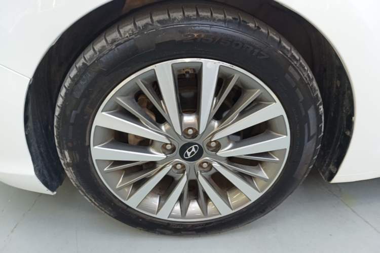 Used Hyundai Mistra 2017 1.8L Automatic Smart GLS China V Standard Left Front Wheel Hub
