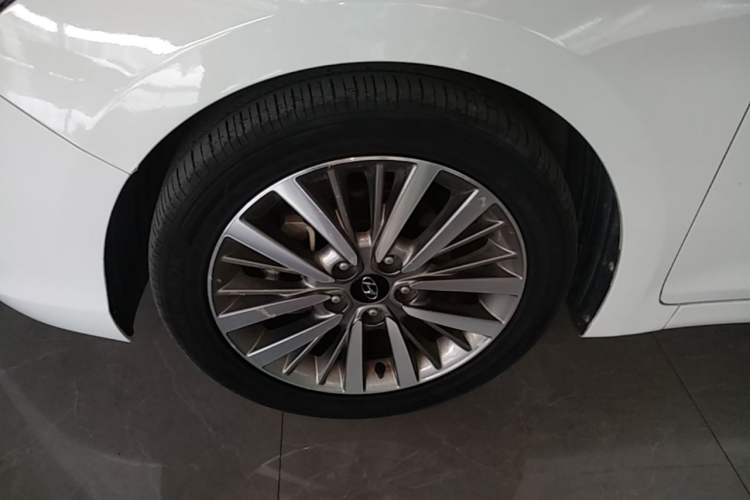 Used Hyundai Mistra 2017 1.8L Automatic Smart GLS China V Standard Left Front Wheel Hub