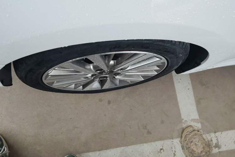 Used Hyundai Mistra 2017 1.8L Automatic Smart GLS China V Standard Left Front Wheel Hub