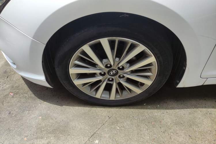 Used Hyundai Mistra 2017 1.8L Automatic Deluxe DLX Model China V Emission Standard Left Front Wheel Hub