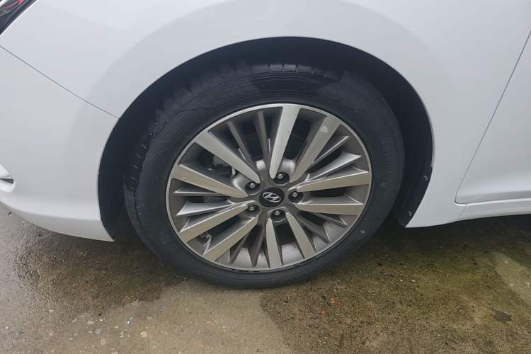 Used Hyundai Mistra 2017 1.8L Automatic Smart GLS China V Standard Left Front Wheel Hub