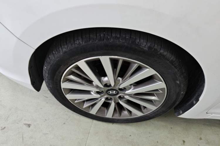 Used Hyundai Mistra 2017 1.8L Automatic Smart GLS China V Standard Left Front Wheel Hub