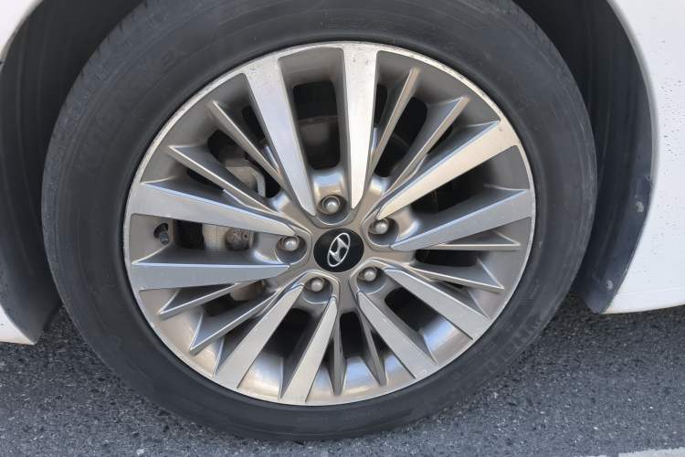 Used Hyundai Mistra 2017 1.8L Automatic Smart GLS China V Standard Left Front Wheel Hub