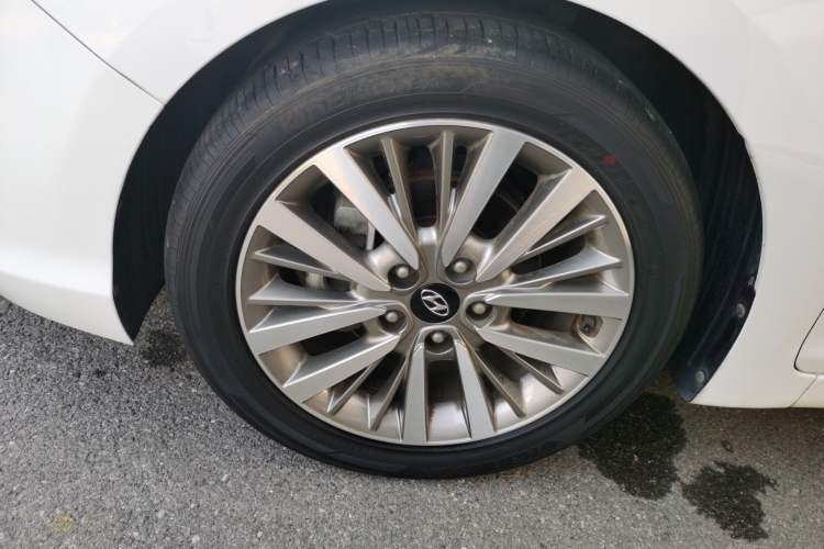 Used Hyundai Mistra 2017 1.8L Automatic Deluxe DLX Model China V Emission Standard Left Front Wheel Hub